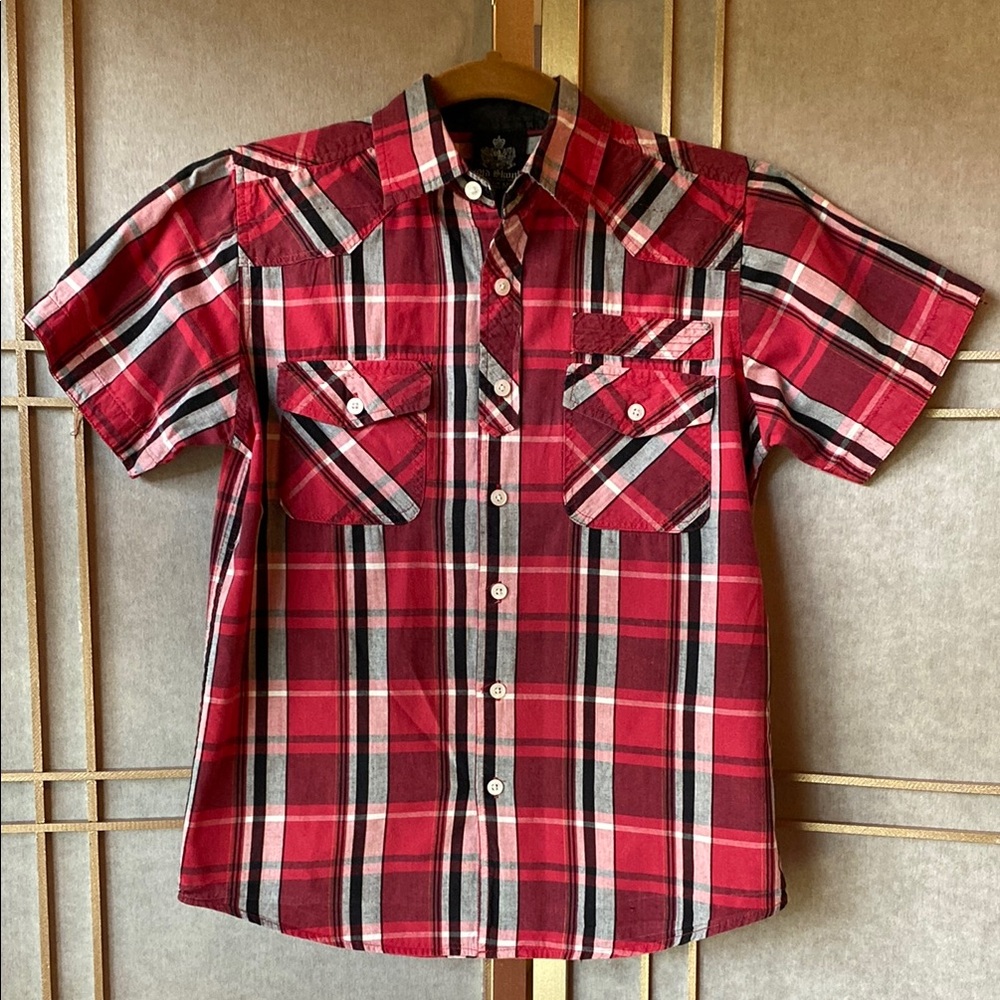 5/$25 Plaid button front, short sleeve shirt, boys size medium (10-12)